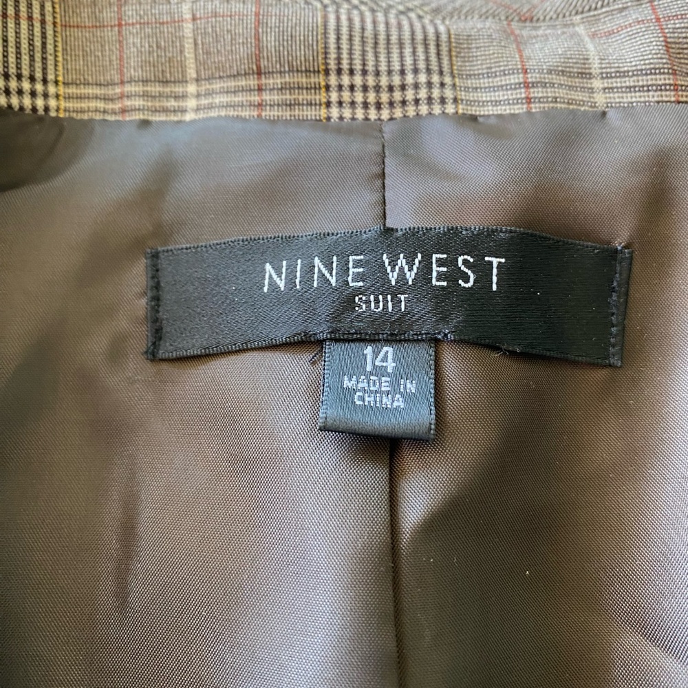 Very Nice Blazer - image 2